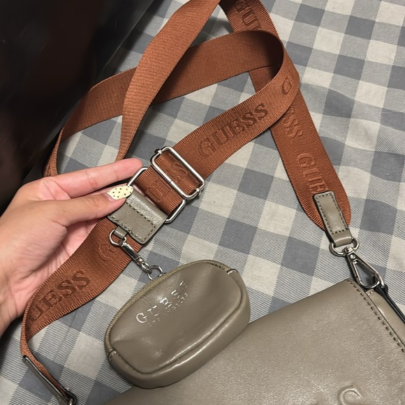 Guess Los Angeles Zimmerman Logo Crossbody - Picture 7 of 13